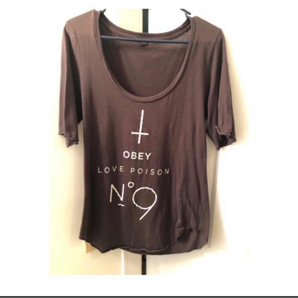 Obey Tshirt size L